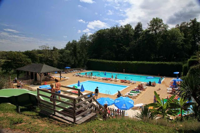 Château le Verdoyer - Camping, Chambres d'hôtes, Restaurant et Bar