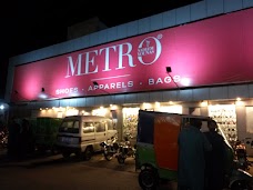 Metro Shoes lahore