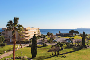 Photo n°2 de AGENCE DE LA PLAGE à La Londe-les-Maures (Appartement de vacances)