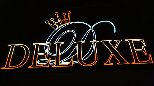 Deluxe Nigth Club