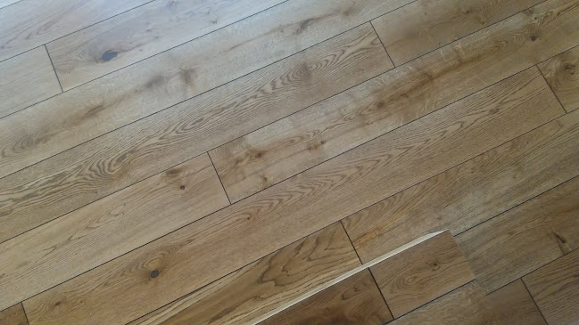 Godziny otwarcia Interno - podłogi drewniane, vinylowe, tarasy, drzwi wewnętrzne, listwy i sztukateria.