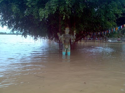 Photos of វត្ត​រតនារាម​រង្សី ក្រហមកលើ