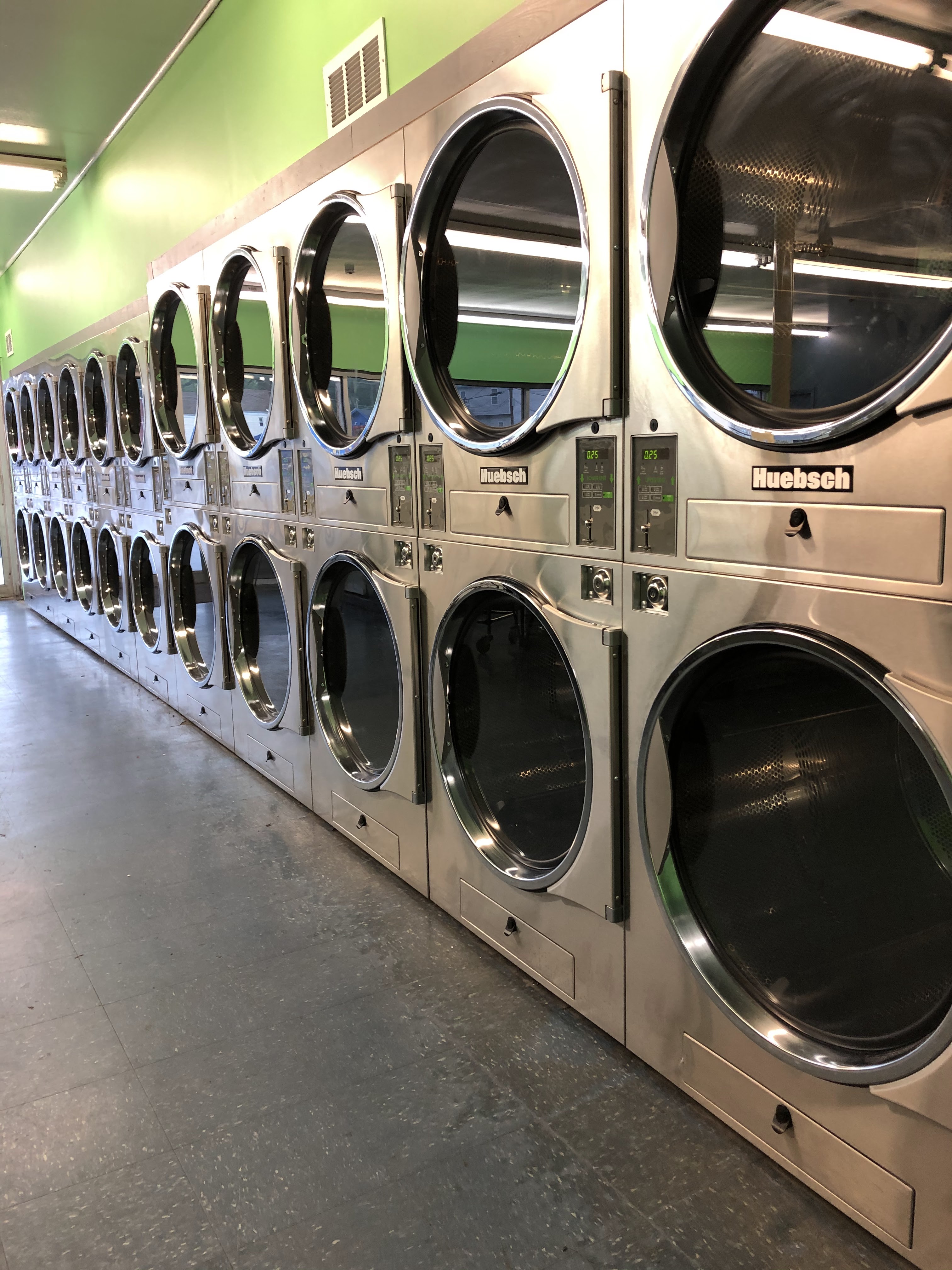 Royal Laundromat laundromat interior in Scranton, PA