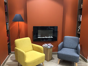 Photo n°5 de L'Atelier Intermède - Coiffeur Issy les Moulineaux à Issy-les-Moulineaux (Magasin de cosmétiques)