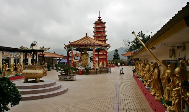 Ten Thousand Buddhas Monastery