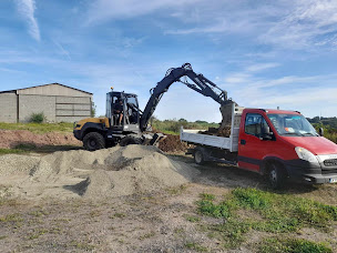 Photo n°2 de Benay fils T.P à Saint-Gal-sur-Sioule (Entreprise de terrassement)