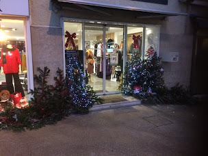 Photo n°10 de Tentation Et CBD Gray deux boutiques en une à Gray (Magasin de vêtements pour femmes)