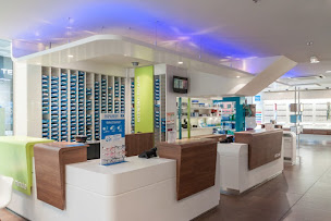 Photo n°3 de Opticien Écully - Cc Grand Ouest - Krys à Écully (Magasin de lunettes de soleil)