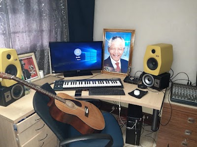 electronics-store