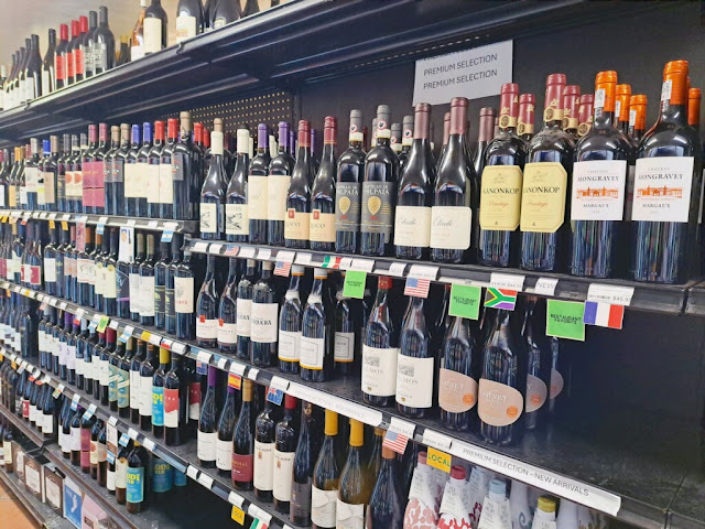 Cantwells Market & Deli by null