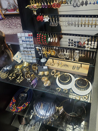 Love Jewelry And Accessories Logo