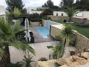 Photo n°8 de Marinal Piscines 83 | Construction Piscine Béton Armé Mono Bloc à Six-Fours-les-Plages (Société de construction de piscine)