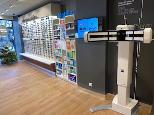Photo n°19 de Opticien Paris 14e - Av Général Leclerc - Krys à Paris (Magasin de lunettes de soleil)
