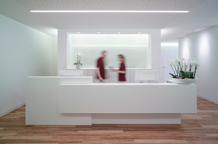 Zahnärzte im Hahnenhof | Dr. Christian Fuchs MSc MSc | Dr. Silvia Fuchs MSc MSc