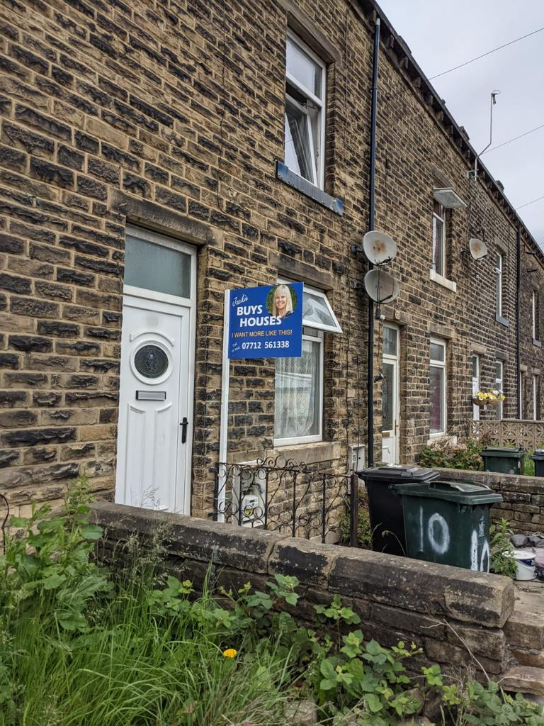 Jackie buys Houses photo 2