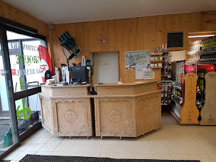 Photo n°1 de Discount location ski Bernex à Bernex (Service de location de ski)