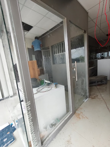Today, KGN Glass House successfully completed a premium 12mm Toughened Glass installation in Hyde… post image
