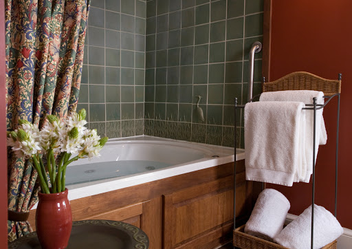 Lake Pointe Inn Bed And Breakfast - Thumbnail