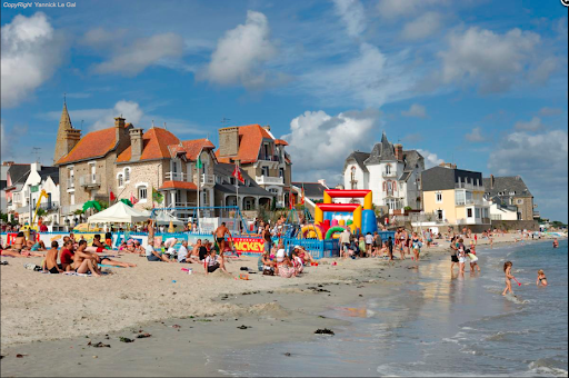 Photo de Club des Tritons à Larmor-Plage (56260)