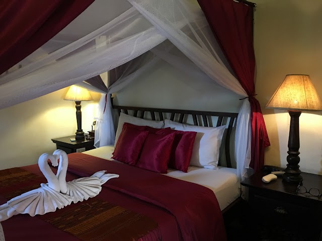 Tri Yaan Na Ros Colonial House Hotel