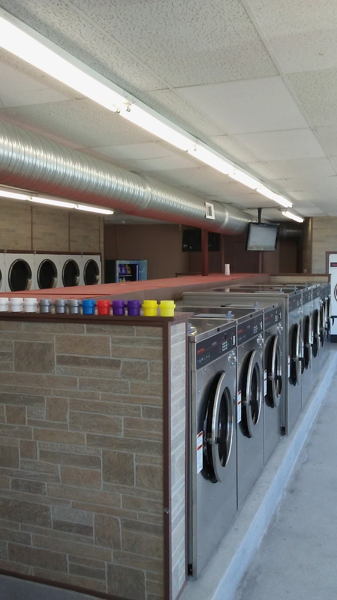 Fitch Laundry storefront and entrance in New Haven