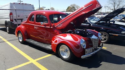 Photos of Larry Roesch Chrysler Jeep Dodge RAM