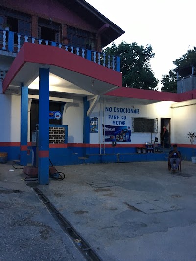 Photos of Estacion de Servicio Guayac&aacute;n