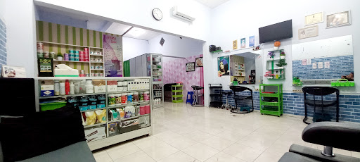AZMI SALON (KHUSUS WANITA)
