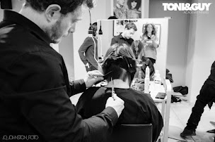 Photo n°21 de L'artisan coiffeur by OP à Colombiers (Salon de coiffure)