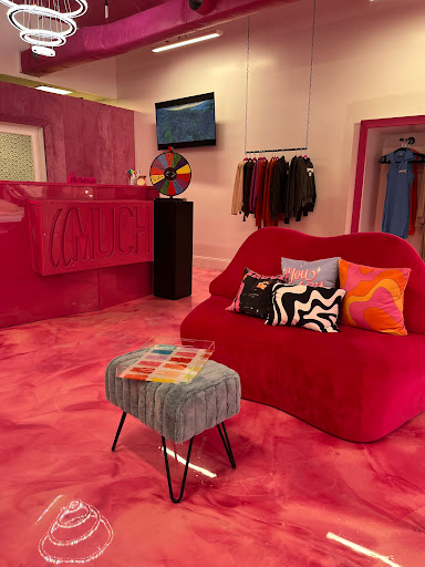 2MUCH Showroom - Visual