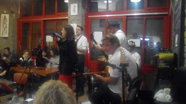 Les Clameurs, bar fédératif