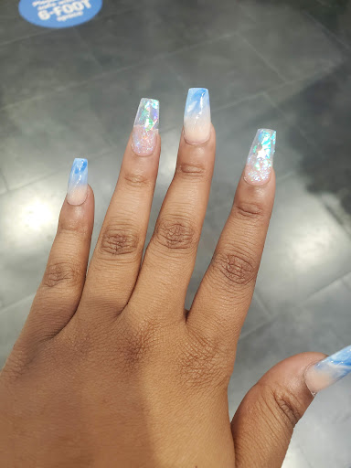 Laura Nails - Thumbnail