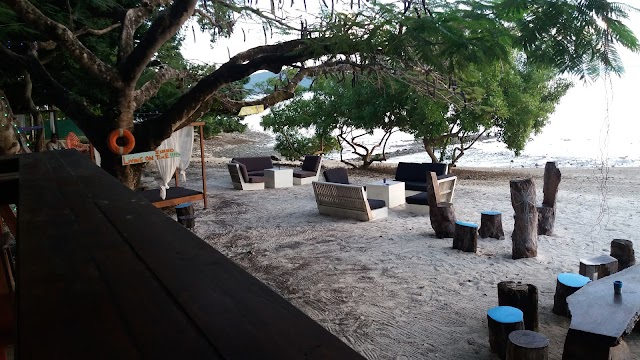 Banyan beach bar
