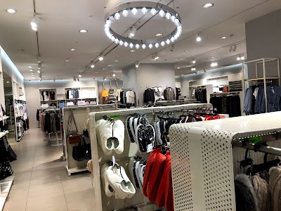 H&m mid valley southkey