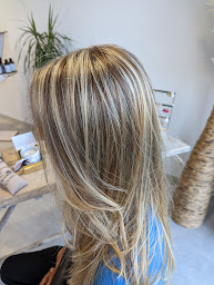 Photo n°1 de Le Lounge Coiffure 2.0 à Tosse (Salon de coiffure)