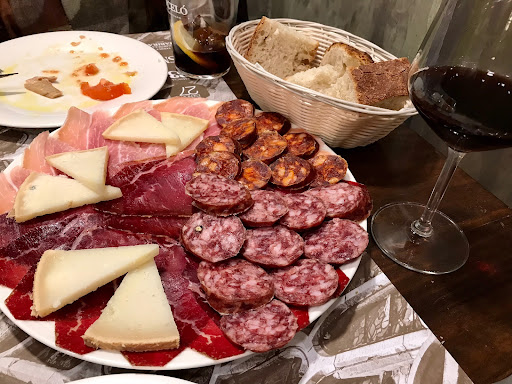 Bar Altar - Visual
