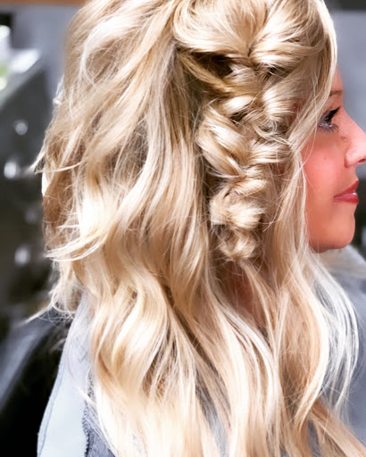 Foxycuts Salon & Spa and Saved by Grace Boutique - Thumbnail