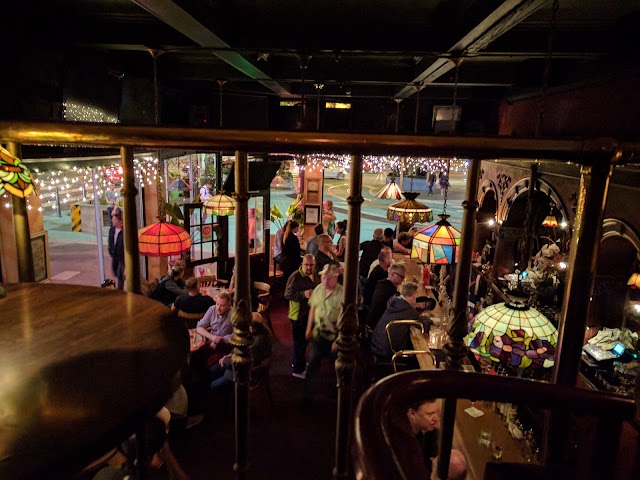 Twin Peaks Bar