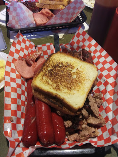 Leo's BBQ - Visual