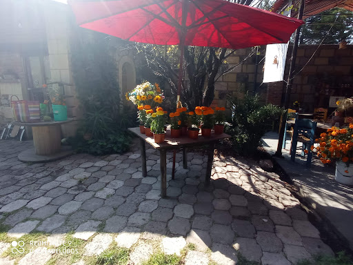 Los Ciruelos, Restaurante-Granja