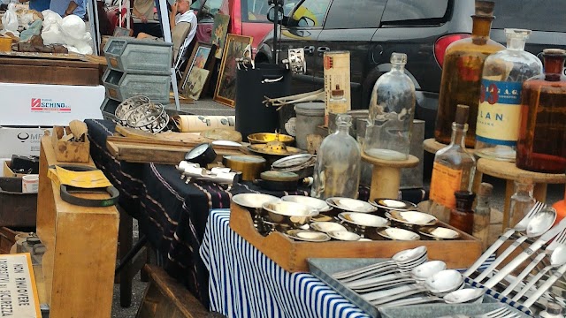 Mercato delle pulci