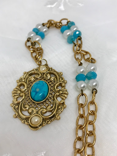 bayouvintagegems.etsy.com - Thumbnail