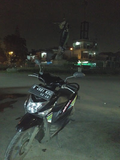 Photos of Fish sculpture Harapan Indah
