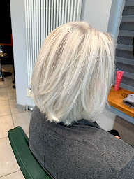 Photo n°14 de Urban Style Laval coiffure à Laval (Salon de coiffure)