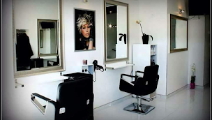 Photo n°21 de Elégance Coiffure à Chailly-en-Bière (Salon de coiffure)