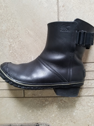 Carol Binet Chaussures et Cordonnerie Gallery - Canada