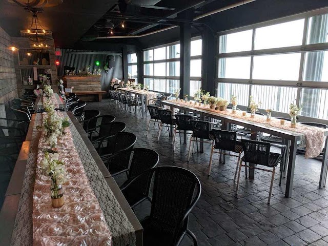 Pier 115 Bar & Grill
