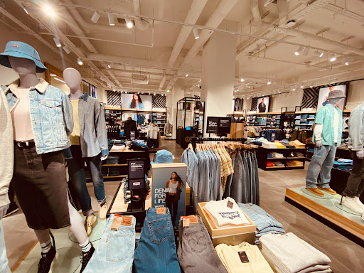 Levi's® London Wembley Designer Outlet - Thumbnail
