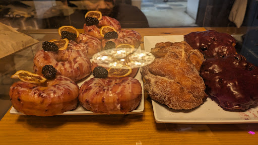 Lola's Eatery - Visual