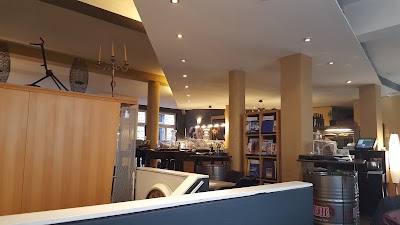 Photos of Caf&eacute; Dell Arte